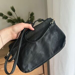 MOLLY G Los Angeles MadeBlack Leather Shoulder Bag